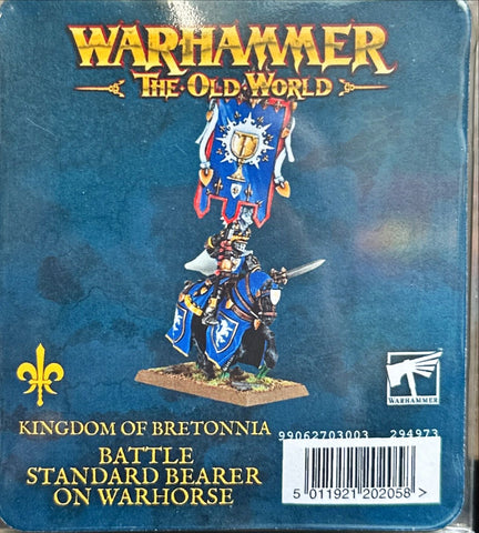 BATTLE STANDARD BEARER ON WARHORSE